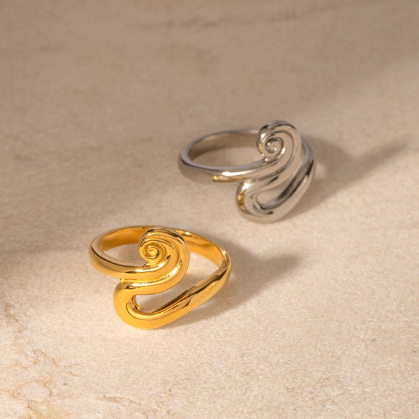 18K gold simple and elegant geometric design ring