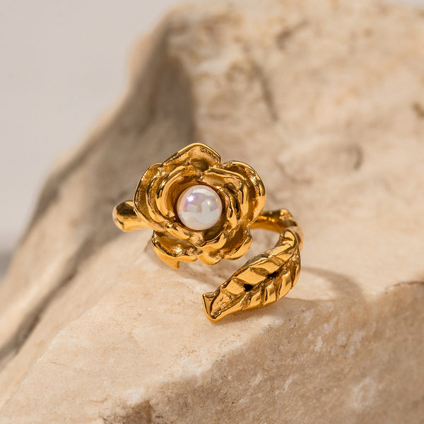 Exquisite and noble camellia inlaid pearl design ring in 18K gold